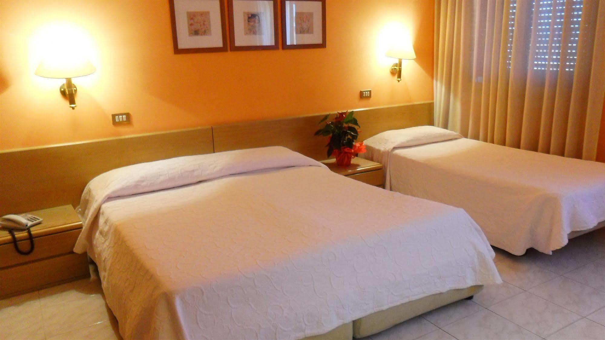 Hotel Florida Пиове ди Сако Екстериор снимка
